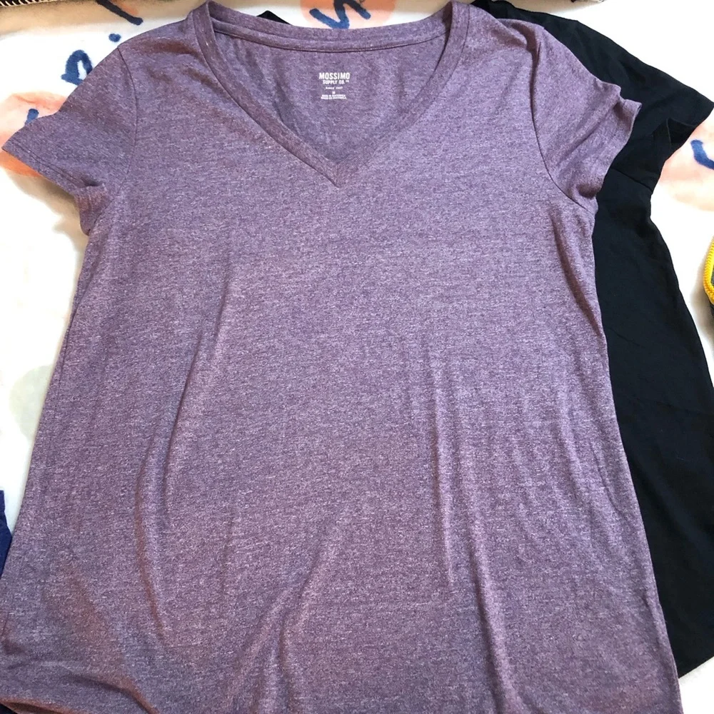 Mossimo T-shirts - Picture 2 of 4